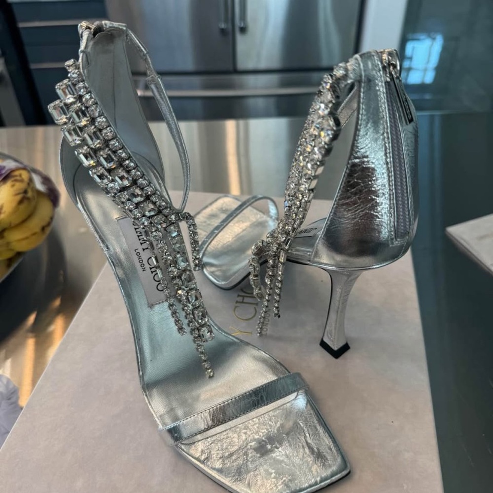Jimmy Choo Women’s Metallic Silver leather Crystal Heels Size 39 Worn Once